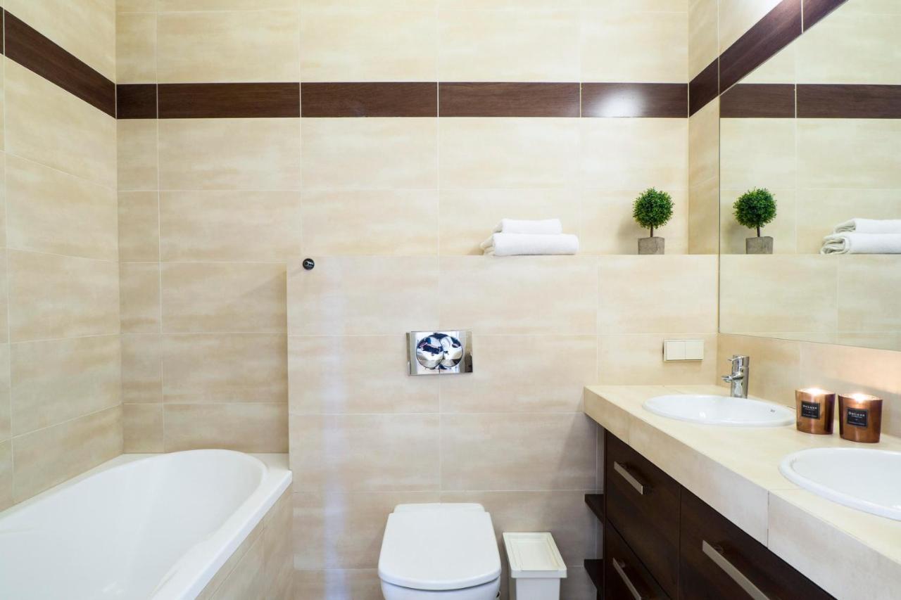 Prestige Apartment - Elegant & Quiet Stay 3 Rooms 90M2 - As Home Apartamenty Rynek 508 Wrocław Exteriör bild